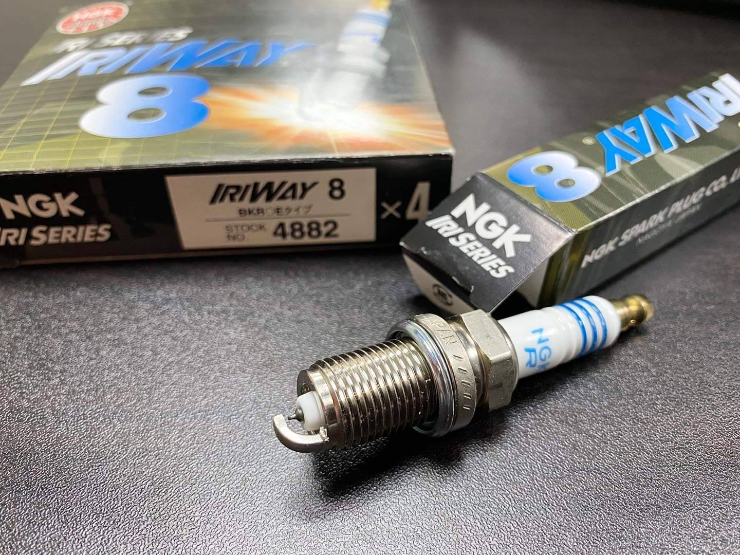 1台分8本セット* NGKイリシリーズ チューニングエンジン用高熱価プラグ